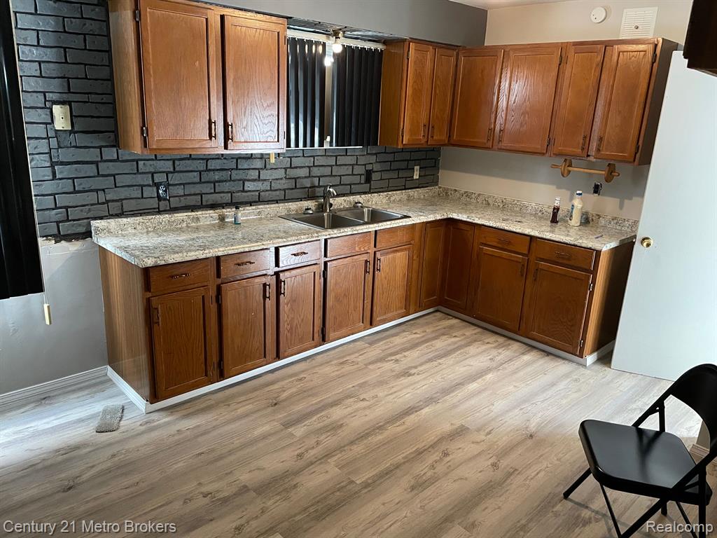 4414 TRUMBULL Drive, Flint, MI 48504 — Photo 3