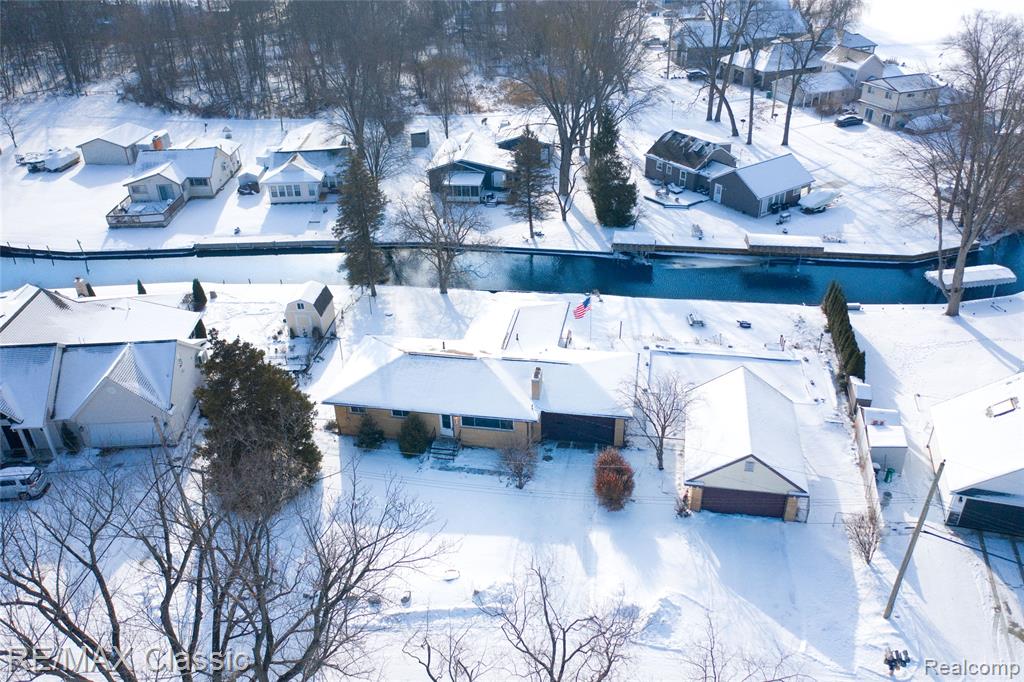 627 Sherbrooke Street, Commerce Twp, MI 48382 — Photo 4