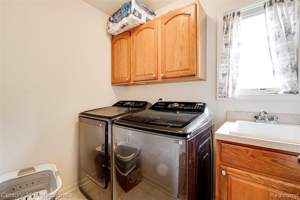 5958 Lochmore Drive, Commerce Twp, MI 48382 — Photo 36