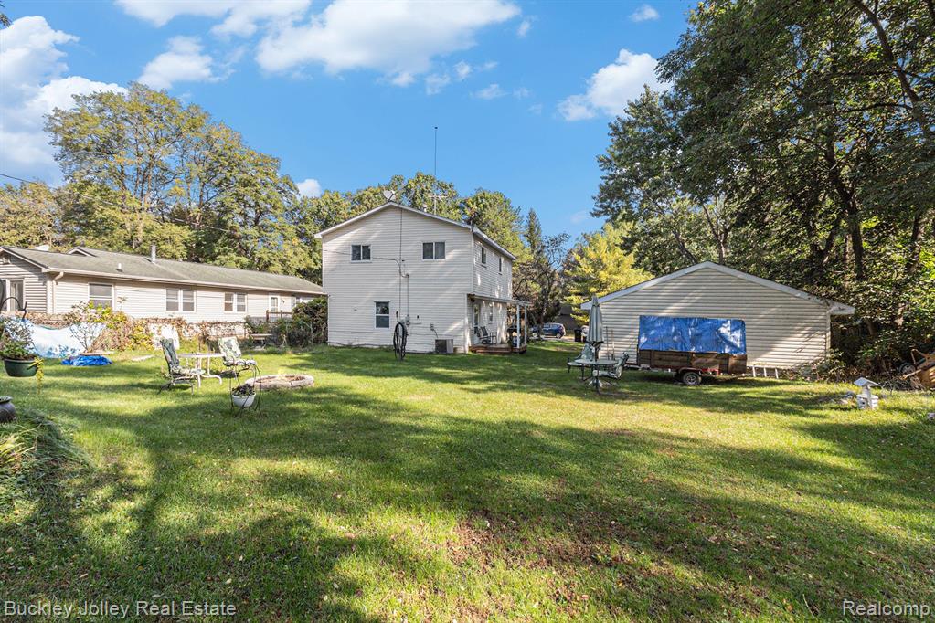 8576 COUNTRY CLUB Drive, Pinckney, MI 48169 — Photo 14