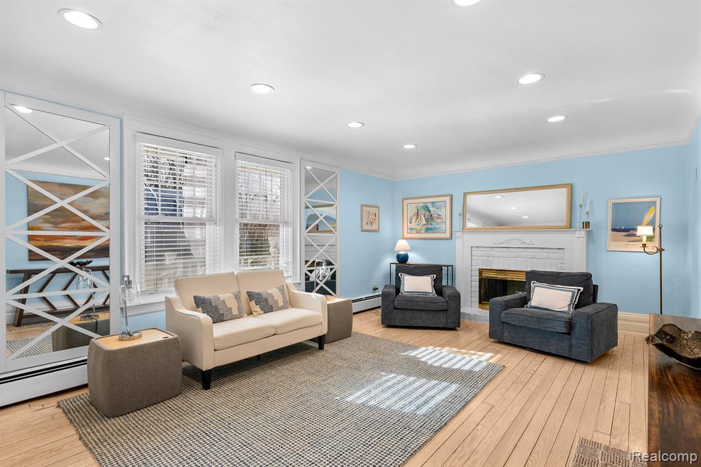 397 KERCHEVAL Avenue, Grosse Pointe Farms, MI 48236 — Photo 16