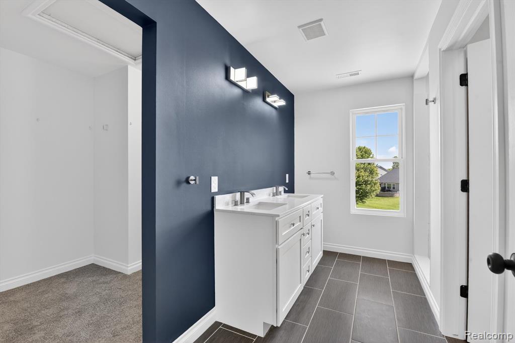 8760 Barrington, Ypsilanti, MI 48198 — Photo 43