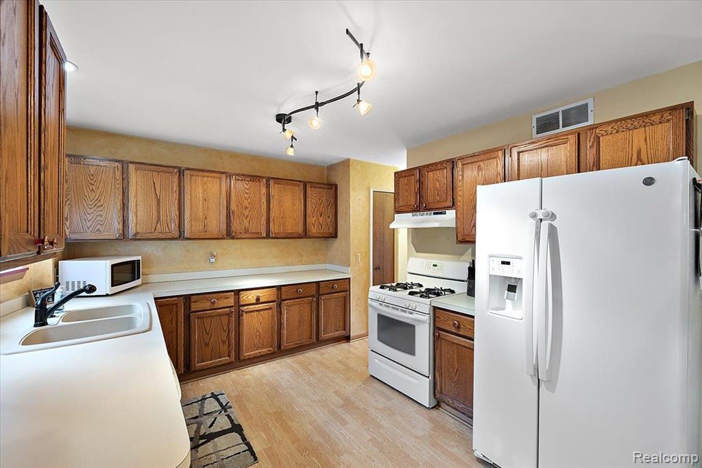 480 Timberwood Trail, Ortonville, MI 48462 — Photo 23