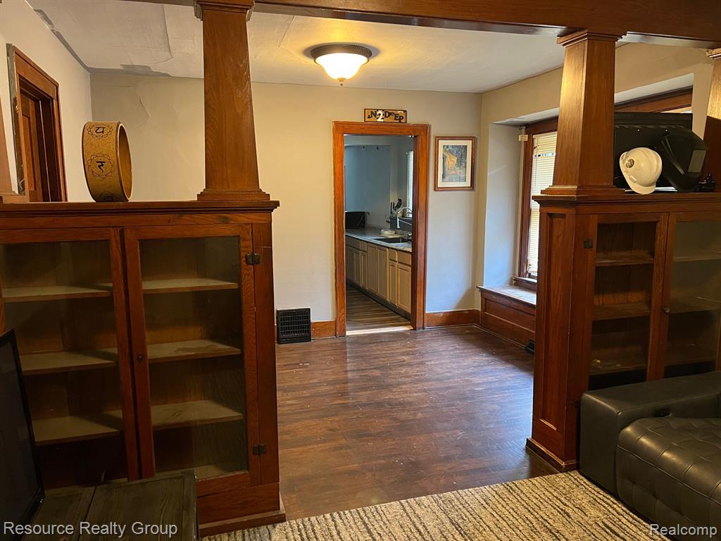 81 S Tasmania St. Street E, Pontiac, MI 48342 — Photo 7