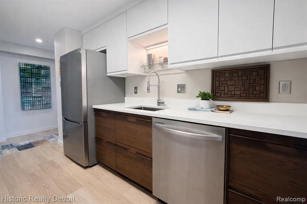 1300 E Lafayette Street E, 307, Detroit, MI 48207 — Photo 6