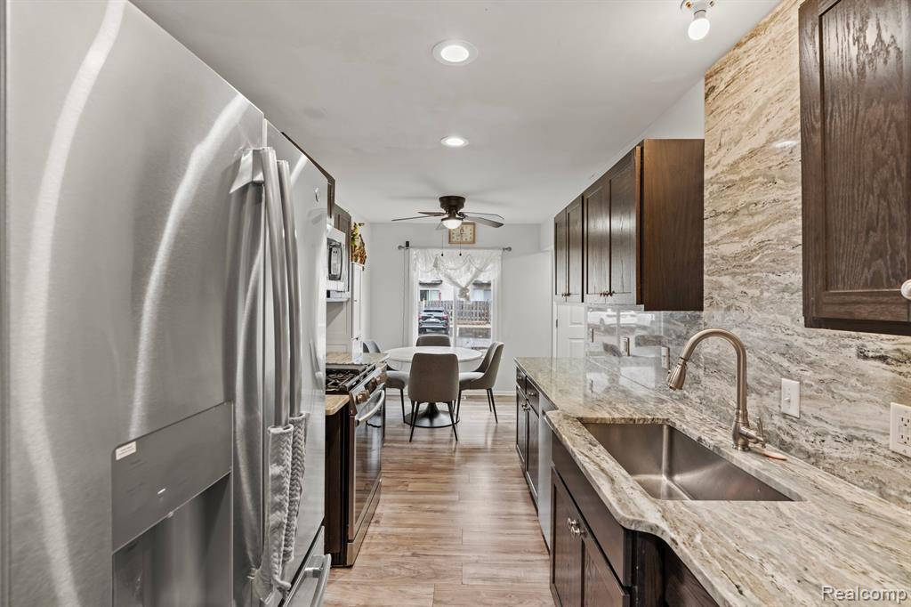 4330 15 MILE Road, Sterling Heights, MI 48310 — Photo 3