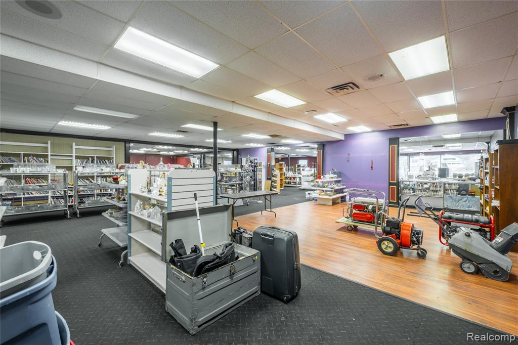 5378 Fenton Road, Flint, MI 48507 — Photo 42