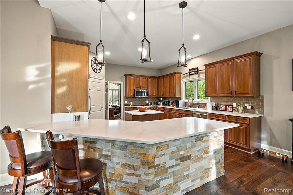 4735 OAKHURST RIDGE Road, Clarkston, MI 48348 — Photo 16