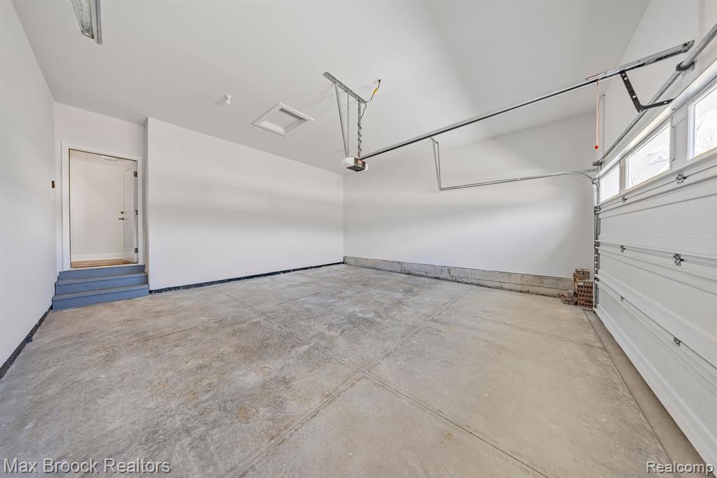 5636 Suffolk Court, West Bloomfield, MI — Photo 32