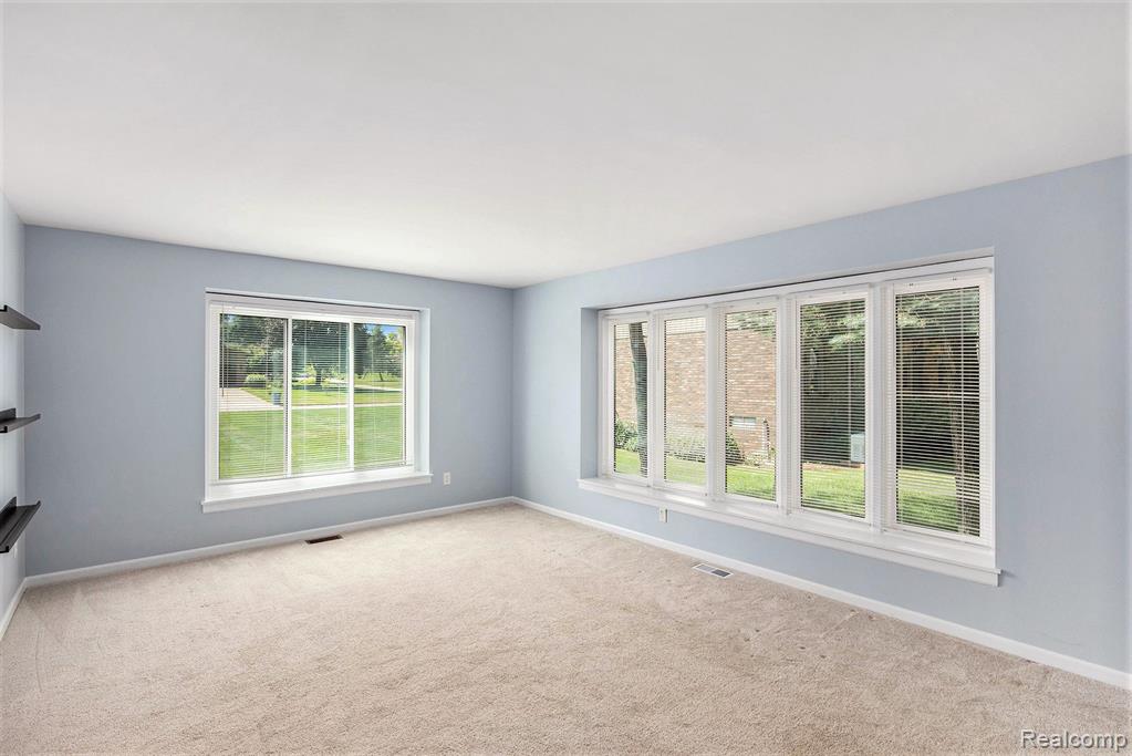 6644 Deer Ridge Drive, Clarkston, MI 48348 — Photo 4