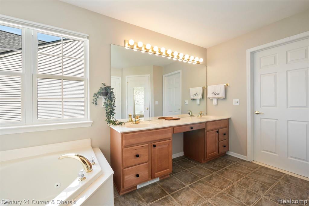 48742 Tanglewood Drive, Macomb, MI 48044 — Photo 54