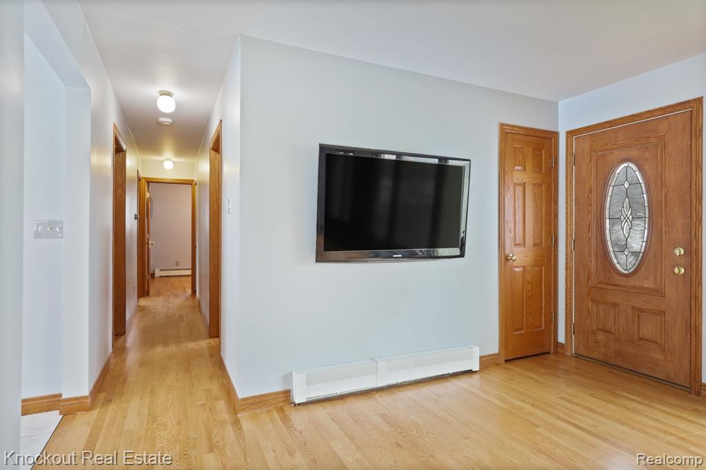 1914 Schust Road, Saginaw, MI 48604 — Photo 19