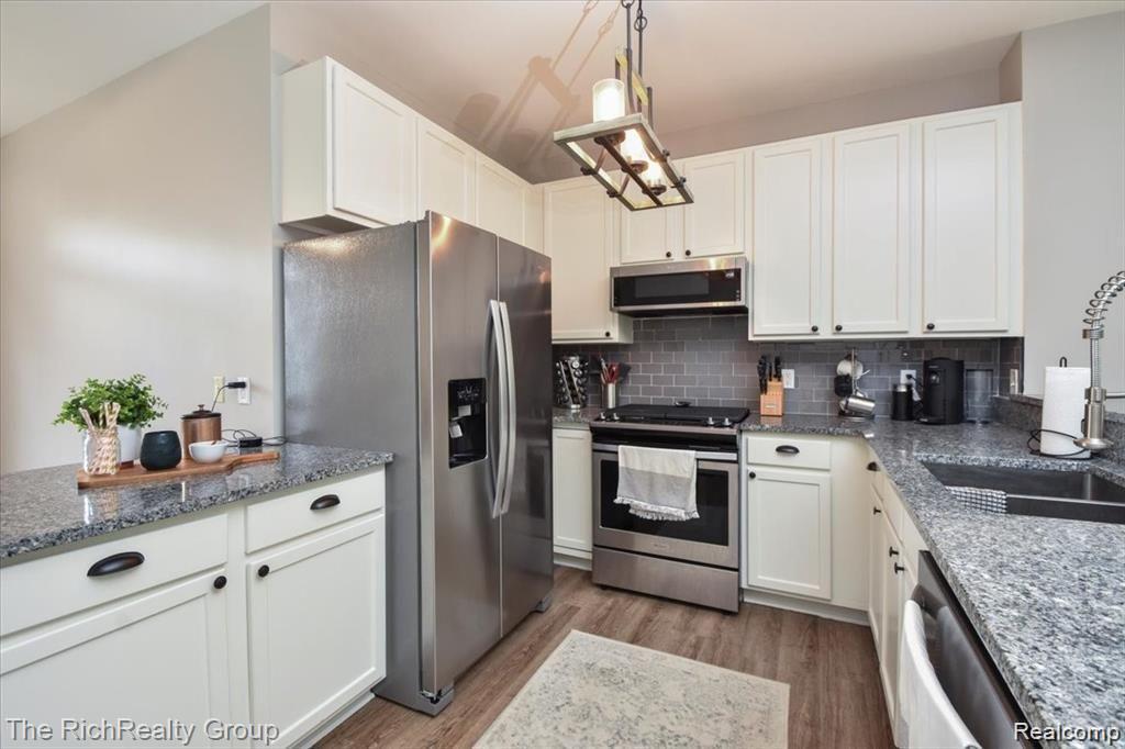 330 RED RYDER Drive, 43, Plymouth, MI 48170 — Photo 11