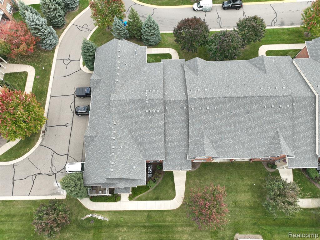 27104 CHESAPEAKE Circle, Walled Lake, MI 48390 — Photo 34