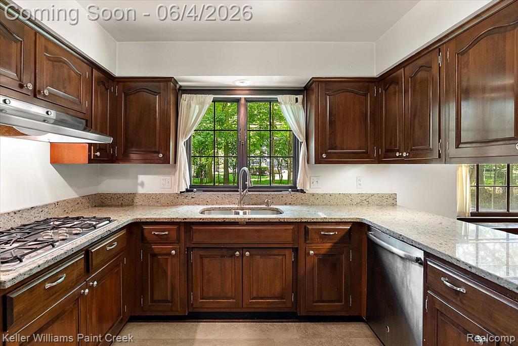 32845 Long Bow Court, Beverly Hills, MI 48025 — Photo 16