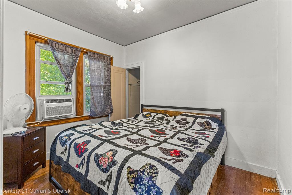 823 Saint John Street, Wyandotte, MI 48192 — Photo 12