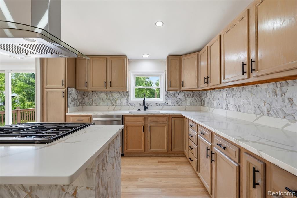 4420 Dublin Road, Burton, MI 48529 — Photo 12
