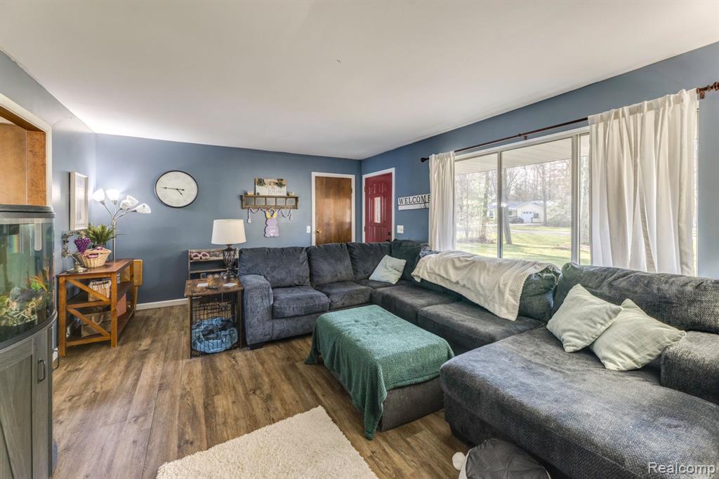 4050 DEVONSHIRE Road, Fort Gratiot, MI 48059 — Photo 6