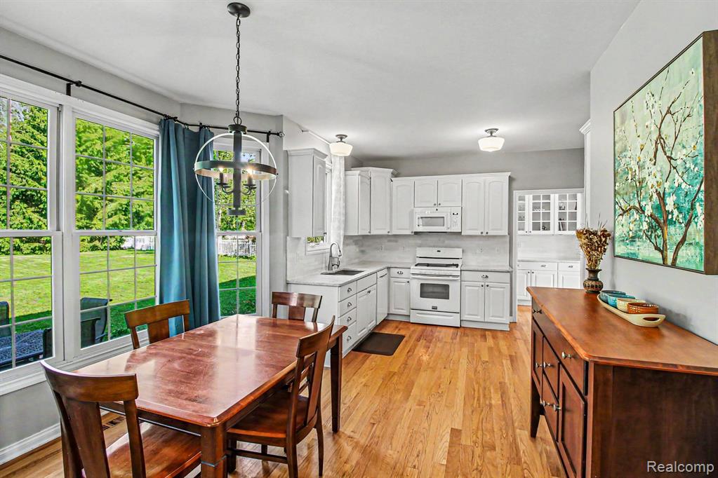 9367 Wildflower Way, Davisburg, MI 48350 — Photo 15