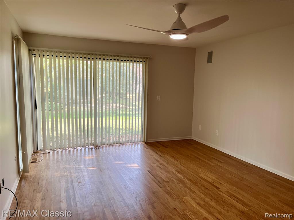7663 Danbury Circle, West Bloomfield, MI — Photo 11