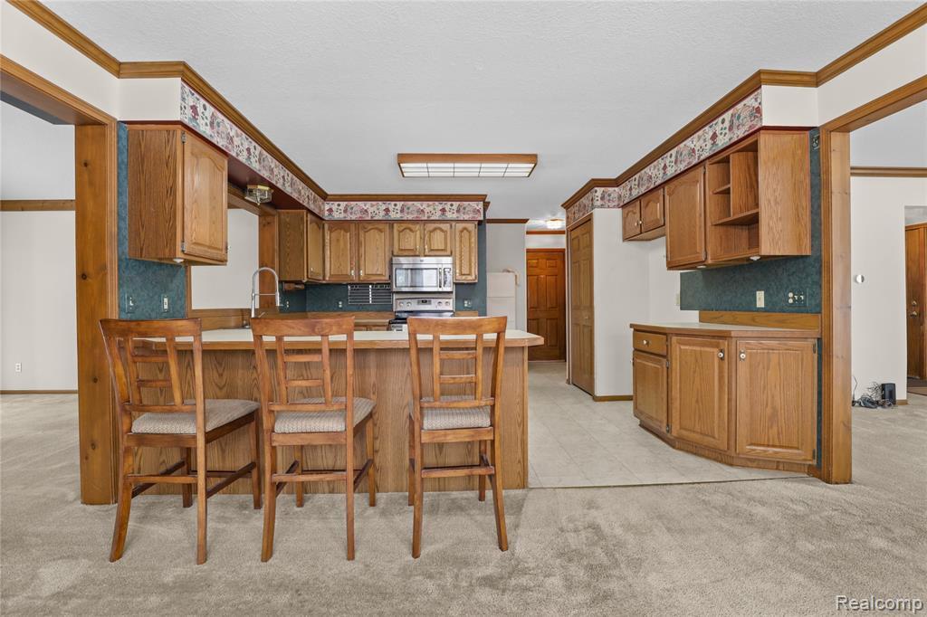 6083 Chatham Court, Grand Blanc, MI 48439 — Photo 8