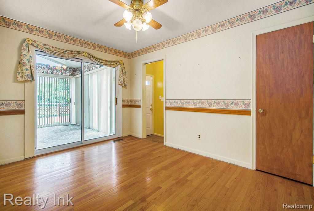 6647 SHARON Street, Garden City, MI — Photo 5