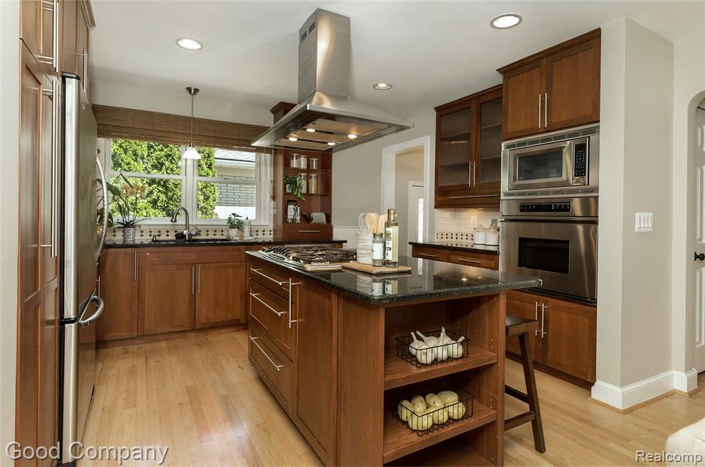 802 Orchard View Drive, Royal Oak, MI 48073 — Photo 11