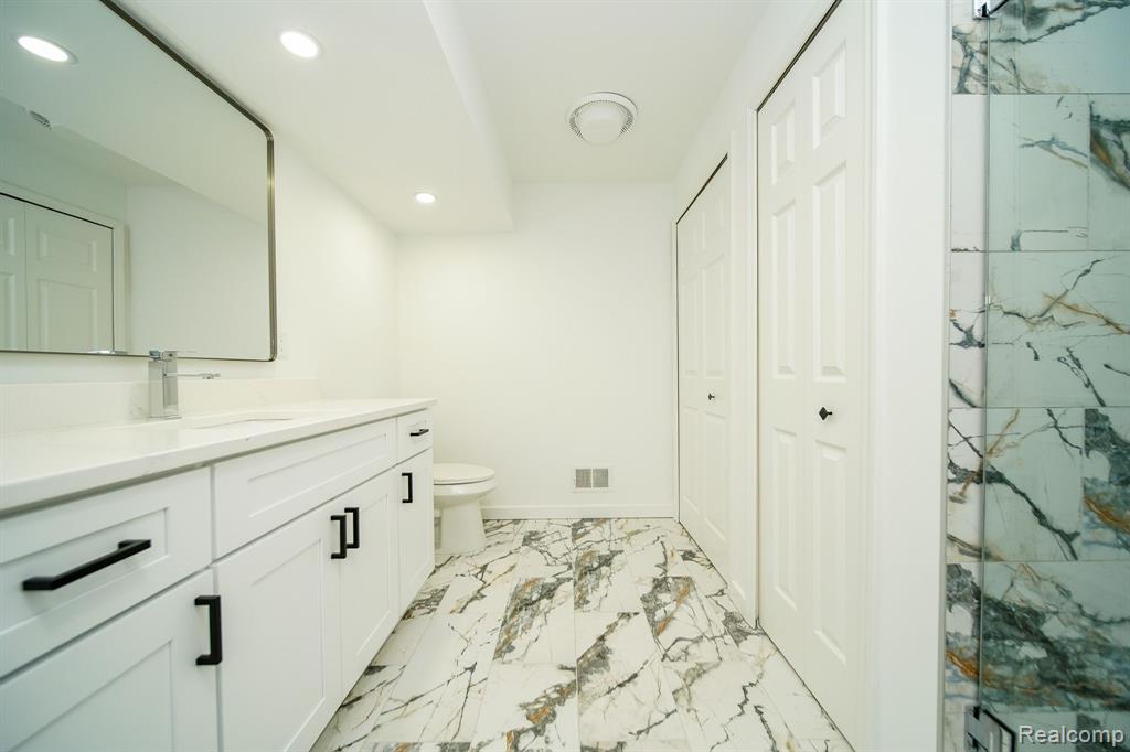 52556 BELLE Crest, Shelby Twp, MI 48316 — Photo 82