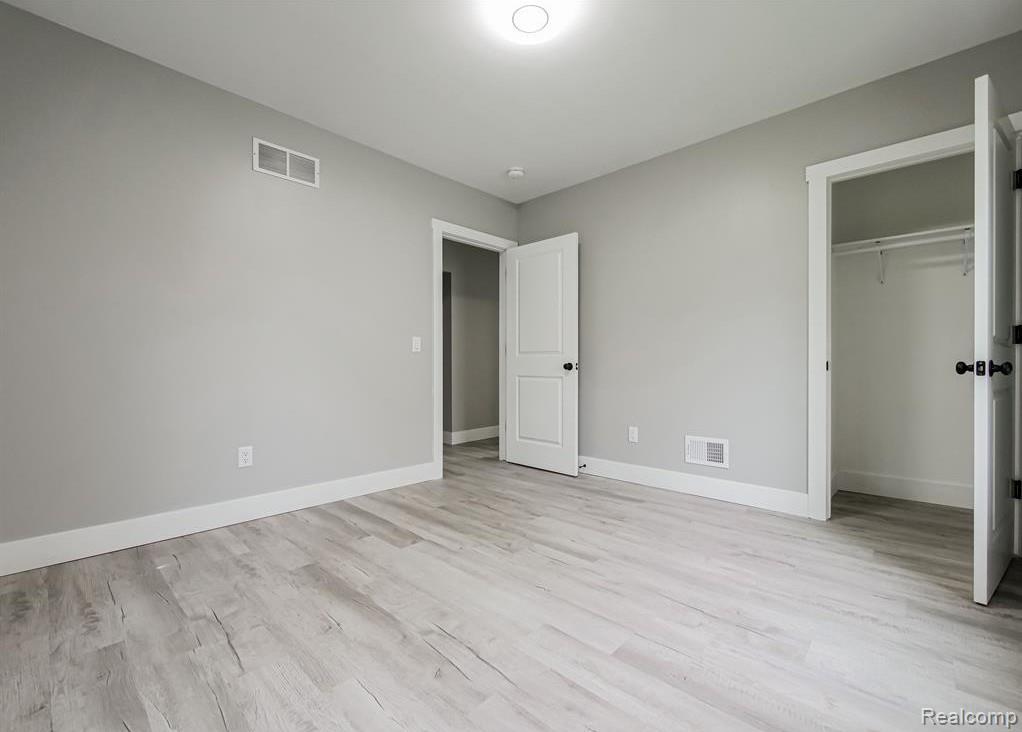 2890 Central Boulevard, Milford, MI 48380 — Photo 11