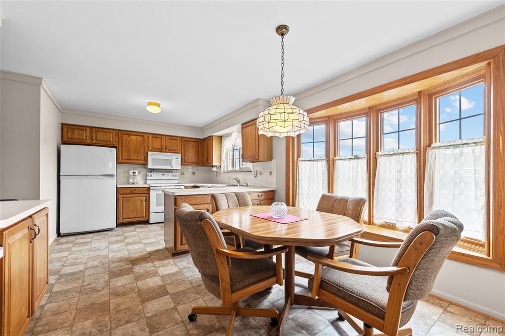 897 Augusta Drive, Rochester Hills, MI 48309 — Photo 27