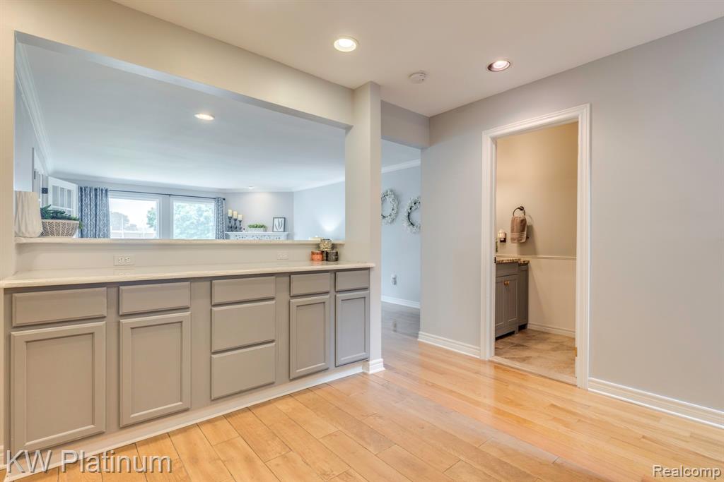 819 E Pointe, Port Huron, MI 48060 — Photo 10