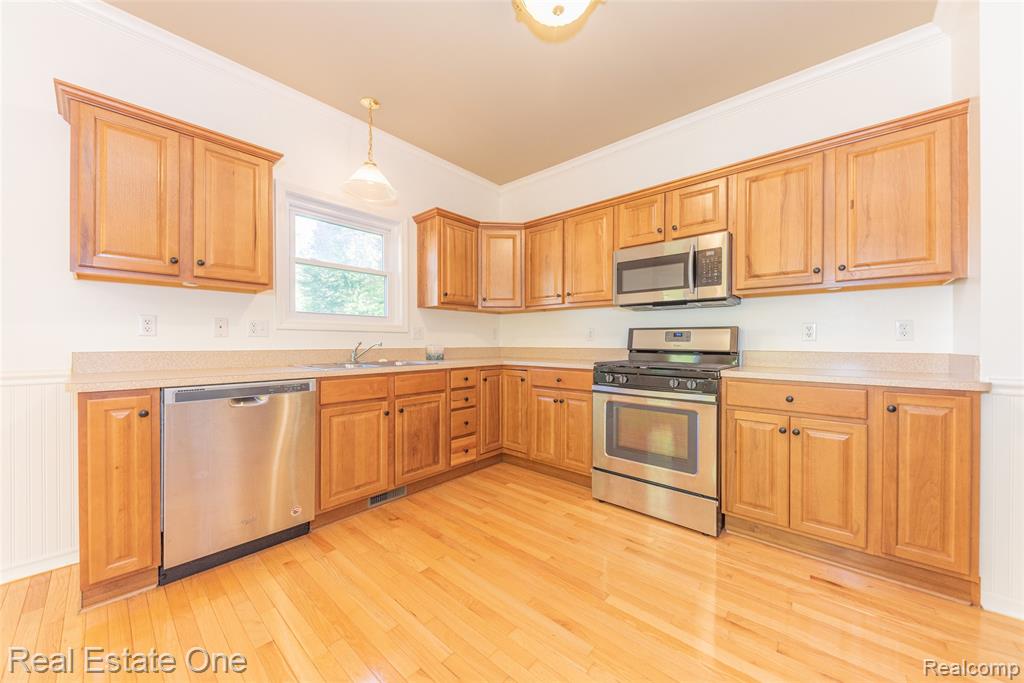 9970 Whispering Woods Drive, Pinckney, MI 48169 — Photo 20