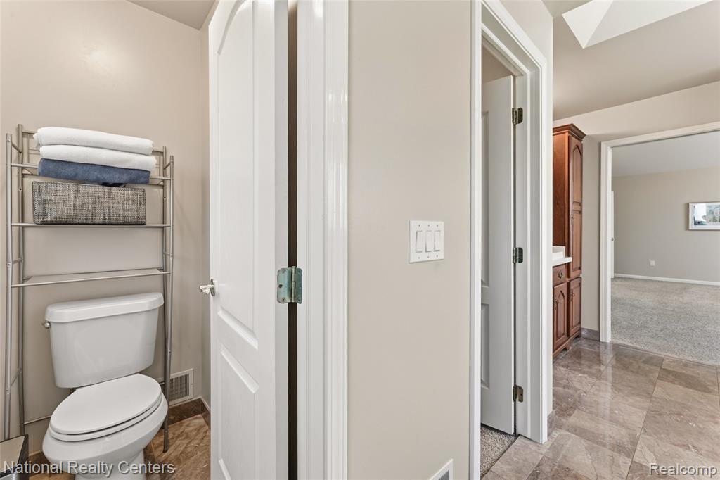 6276 N Shore Drive, West Bloomfield, MI 48324 — Photo 23