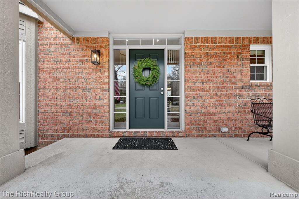 2227 Pine Bluffs Court, Highland, MI — Photo 3