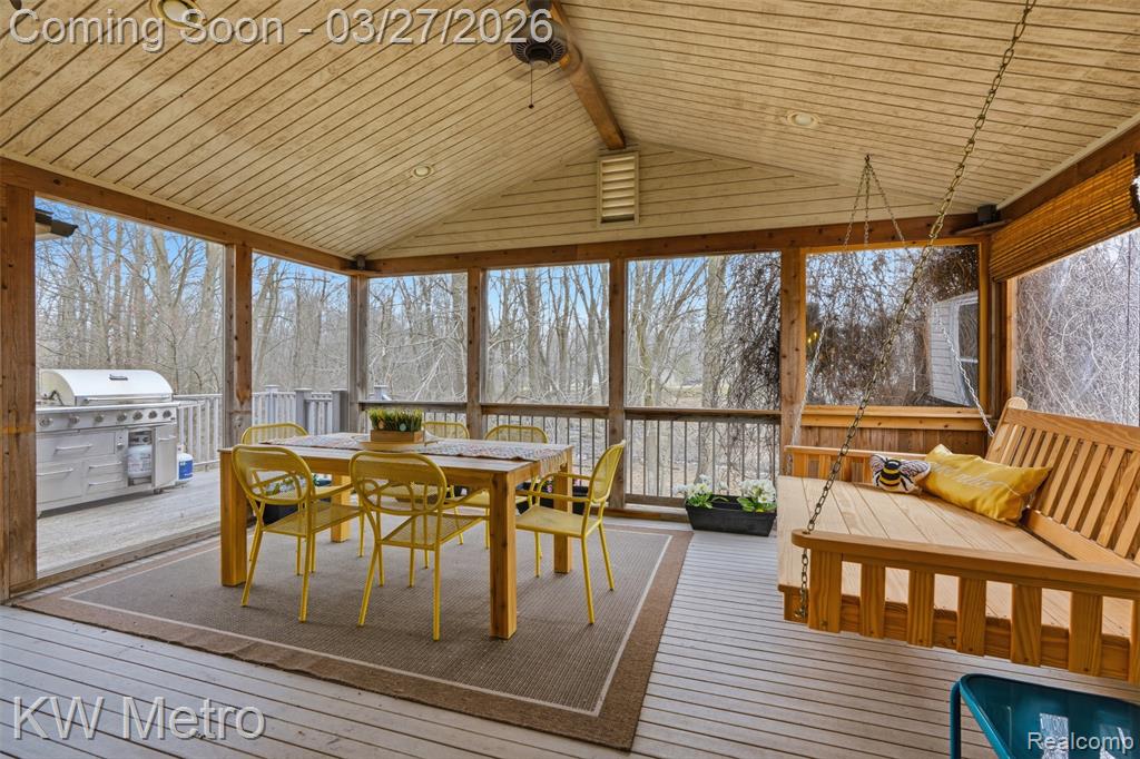 7598 Ring Neck Drive, Waterford, MI 48327 — Photo 10