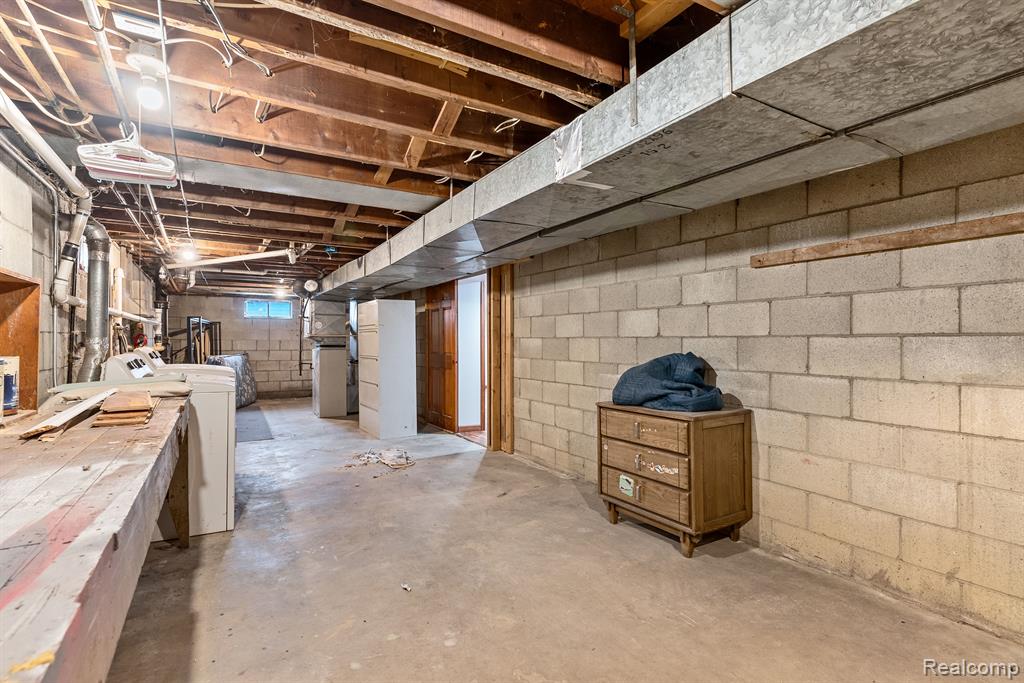 724 NICHOLS Road, Auburn Hills, MI 48326 — Photo 46