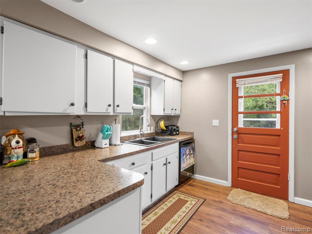 449 Joslyn Road, Lake Orion, MI 48362 — Photo 11