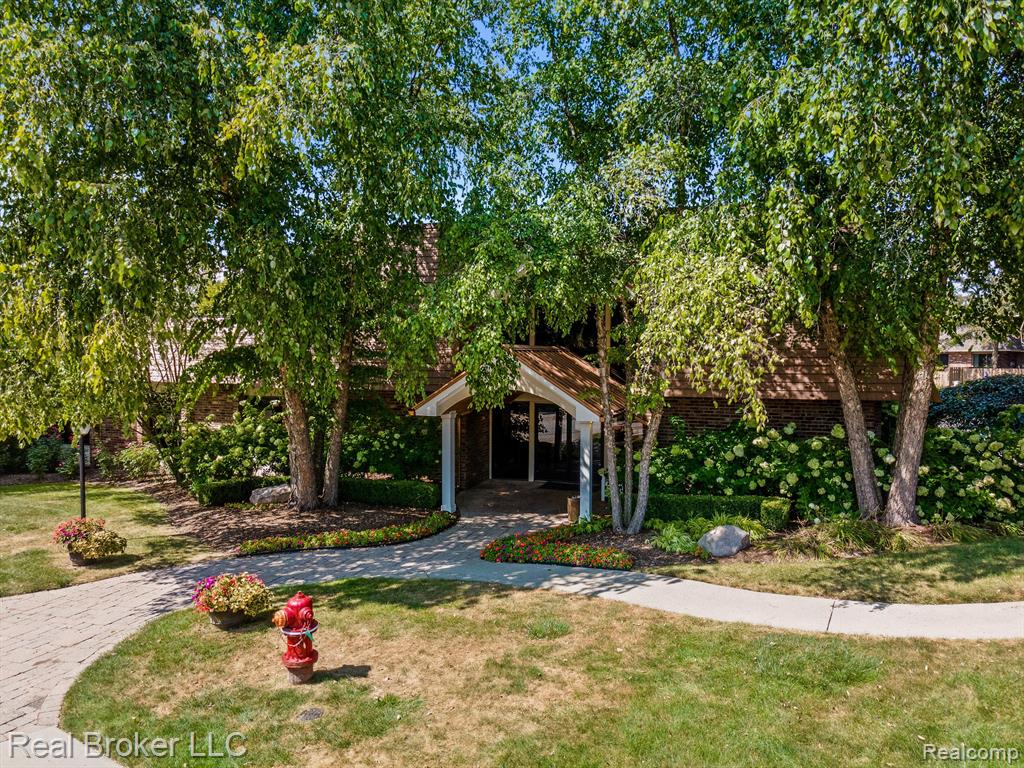 1448 BRENTWOOD Drive, Troy, MI 48098 — Photo 28