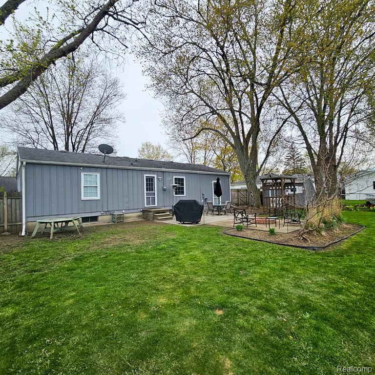 456 CARDINAL Drive, Marysville, MI 48040 — Photo 37