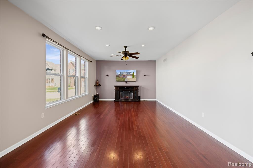 42613 Meridian Drive, Sterling Heights, MI 48313 — Photo 12
