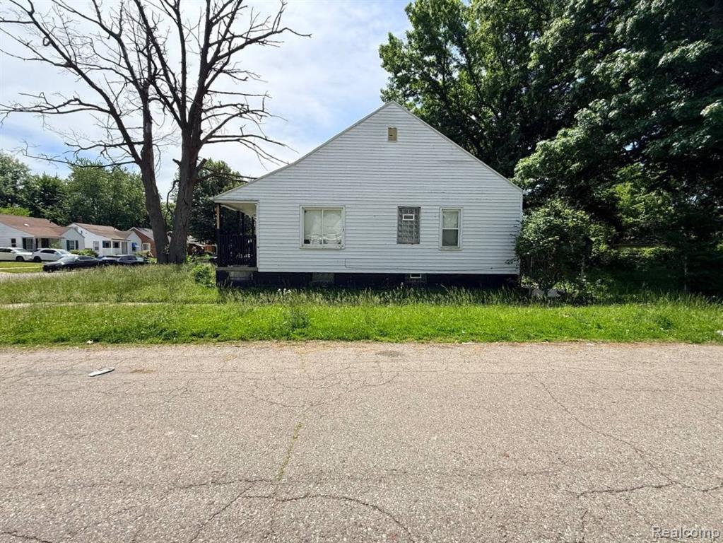 6215 Radnor Street, Detroit, MI 48224 — Photo 2
