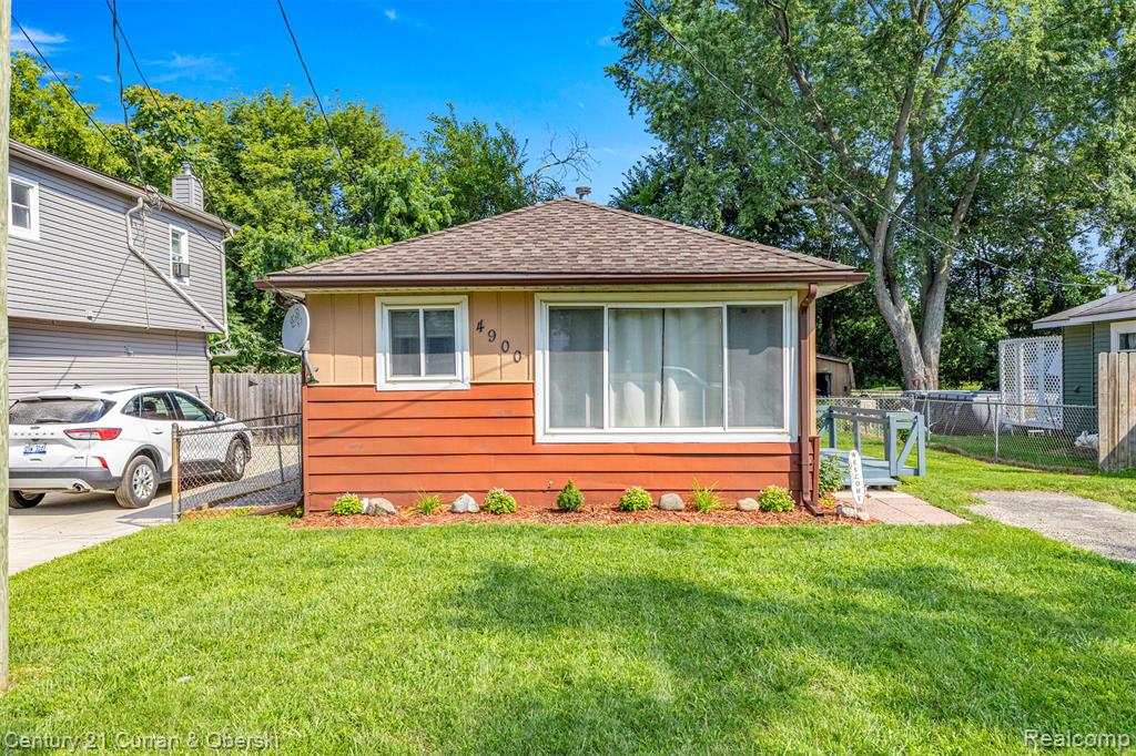 4900 Lakeview Avenue, West Bloomfield, MI 48324 — Photo 2