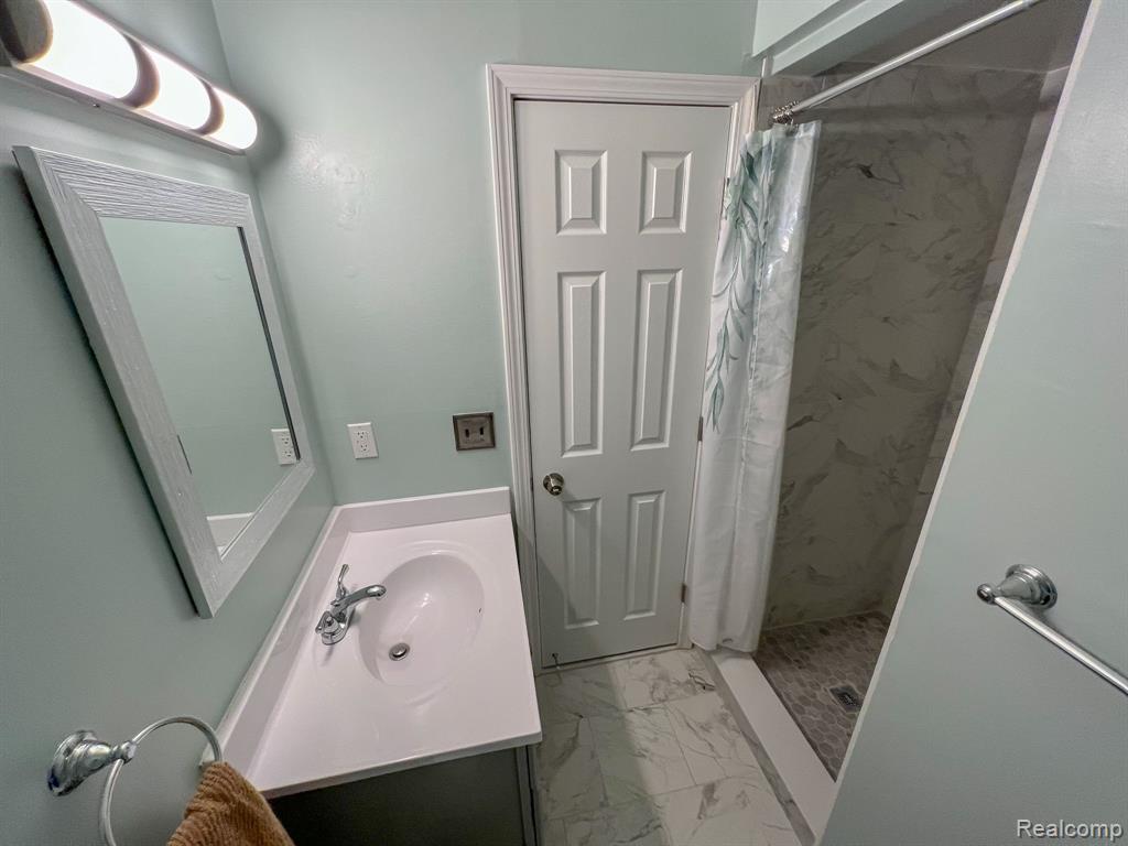 7370 WOODVIEW Street, 1, Westland, MI — Photo 23