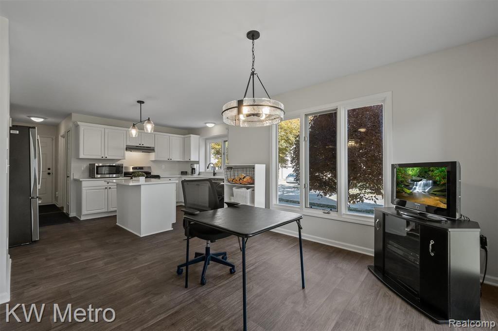 45914 Portsville Drive, Macomb, MI 48044 — Photo 11