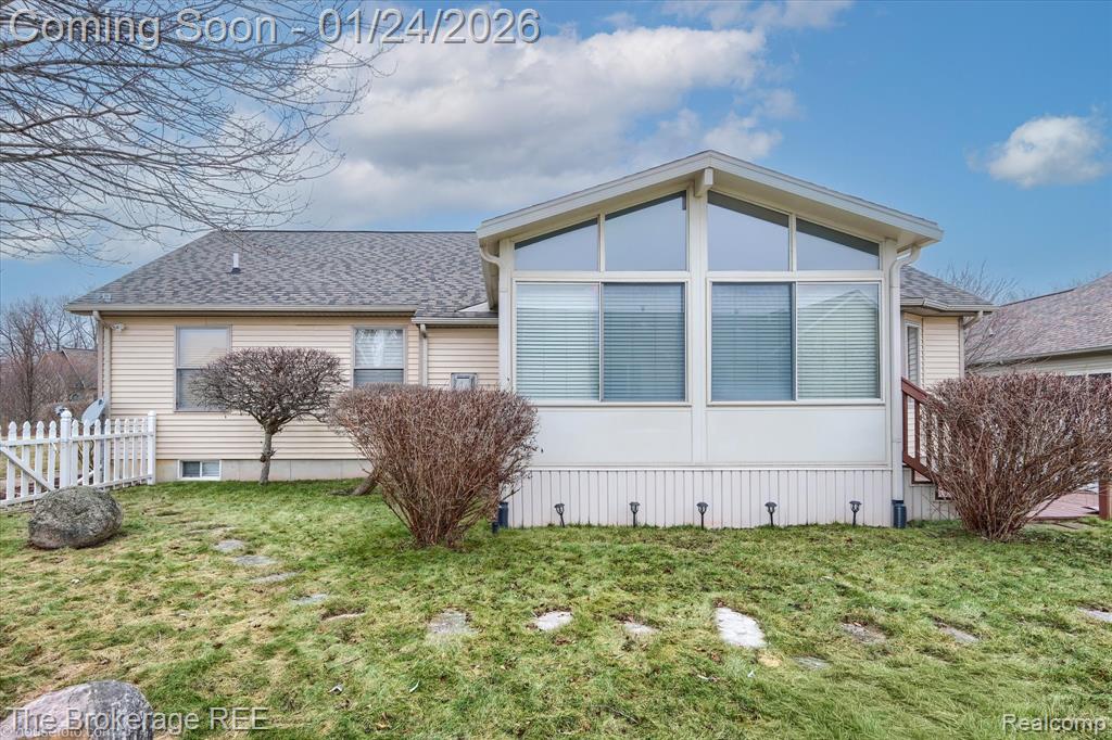7095 Woods West Drive, Flushing, MI 48433 — Photo 8