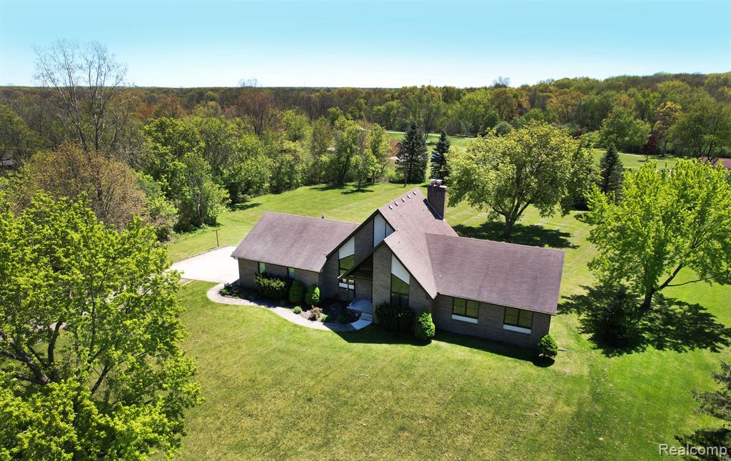 53201 MARANATHA Lane, Wixom, MI 48393 — Photo 3