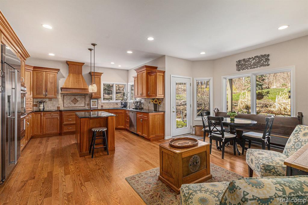 7643 MISTWOOD Drive, White Lake, MI 48383 — Photo 26