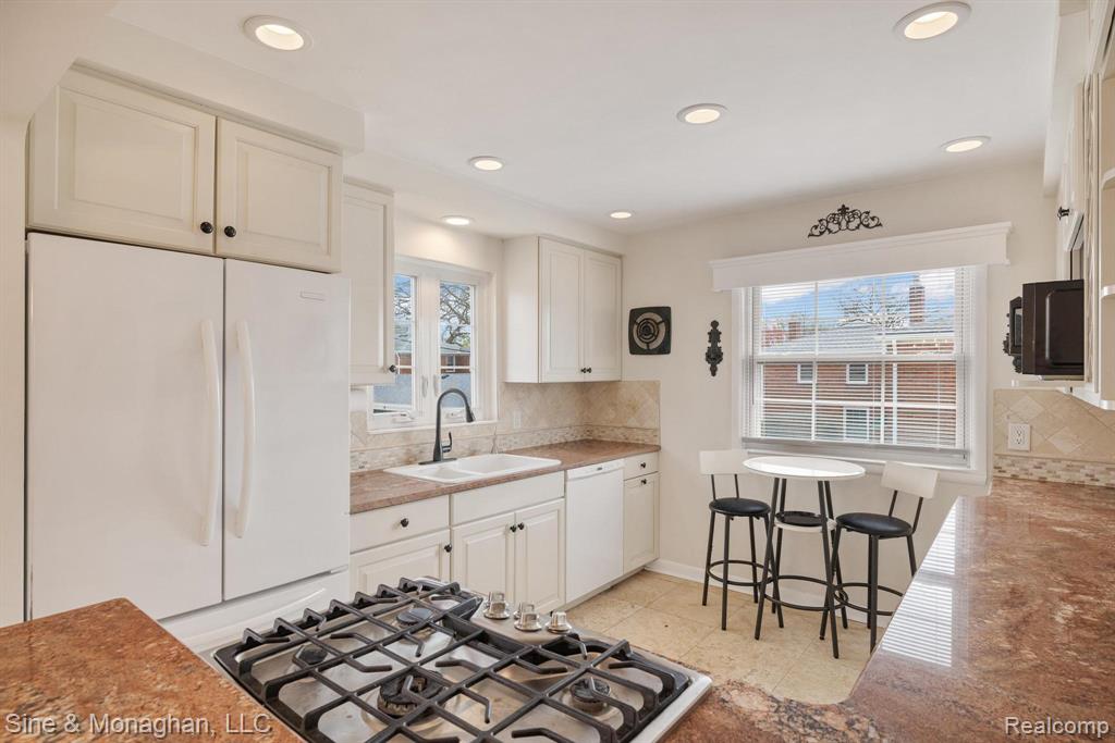 612 Cadieux Road, Grosse Pointe, MI 48230 — Photo 10