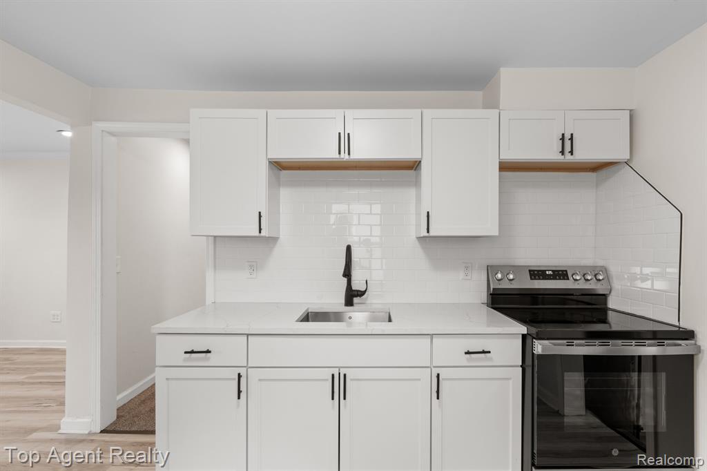 8684 LOZIER Avenue, Warren, MI 48089 — Photo 9