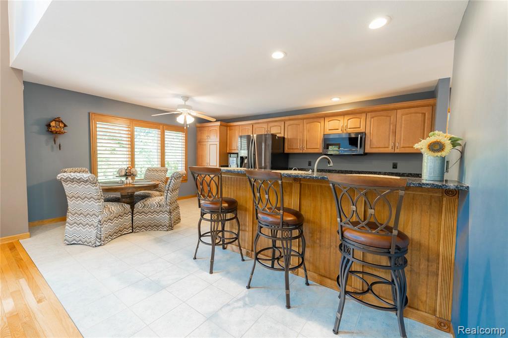 9362 Owen Street, Grosse Ile, MI 48138 — Photo 10